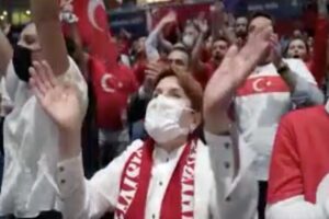 Avrupa Kadınlar Voleybol Şampiyonası üçüncülük maçında Filenin Sultanları'nı desteklemek için Belgrad'a