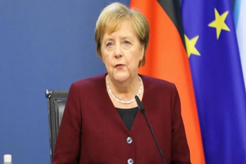 Almanya Başbakanı Merkel, &uuml;&ccedil; milyonu aşkın Suriyeli sığınmacıyı barındıran T&uuml;rkiye'ye