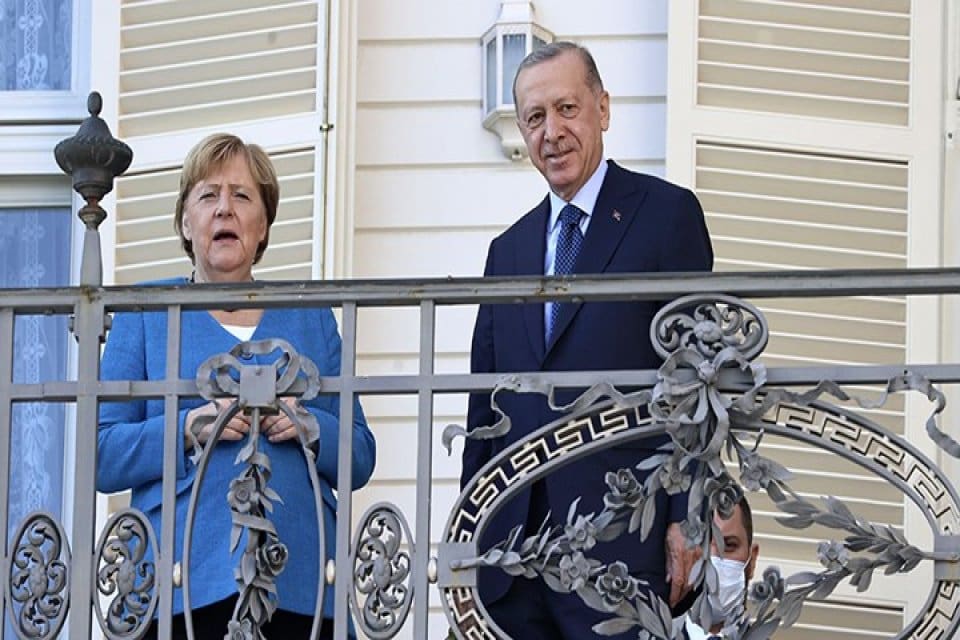 Almanya Başbakanı Angela Merkel veda ziyareti kapsamında T&uuml;rkiye'ye geldi. Cumhurbaşkanı