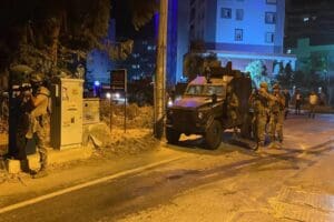 Mersin'de ter&ouml;ristlerin polisevine y&ouml;nelik d&uuml;zenlediği saldırıda yaralanan polis memuru Sedat