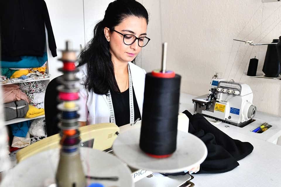 İzmir B&uuml;y&uuml;kşehir Belediyesi&rsquo;nin b&uuml;nyesinde faaliyet g&ouml;steren Meslek Fabrikası, Narlıdere&rsquo;de kapılarını