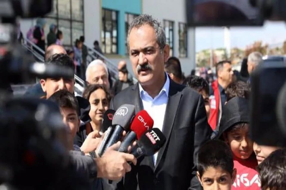 Milli Eğitim Bakanı Mahmut &Ouml;zer, mesleki eğitim merkezlerindeki &ouml;ğrenci sayısının