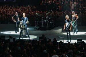 Tanınmış heavy metal grubu Metallica Kahramanmaraş merkezli deprem i&ccedil;in 250