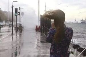 Meteoroloji 2'nci B&ouml;lge M&uuml;d&uuml;rl&uuml;ğ&uuml;&rsquo;nden, Ege Denizi'nde bu akşam saatlerinde itibaren