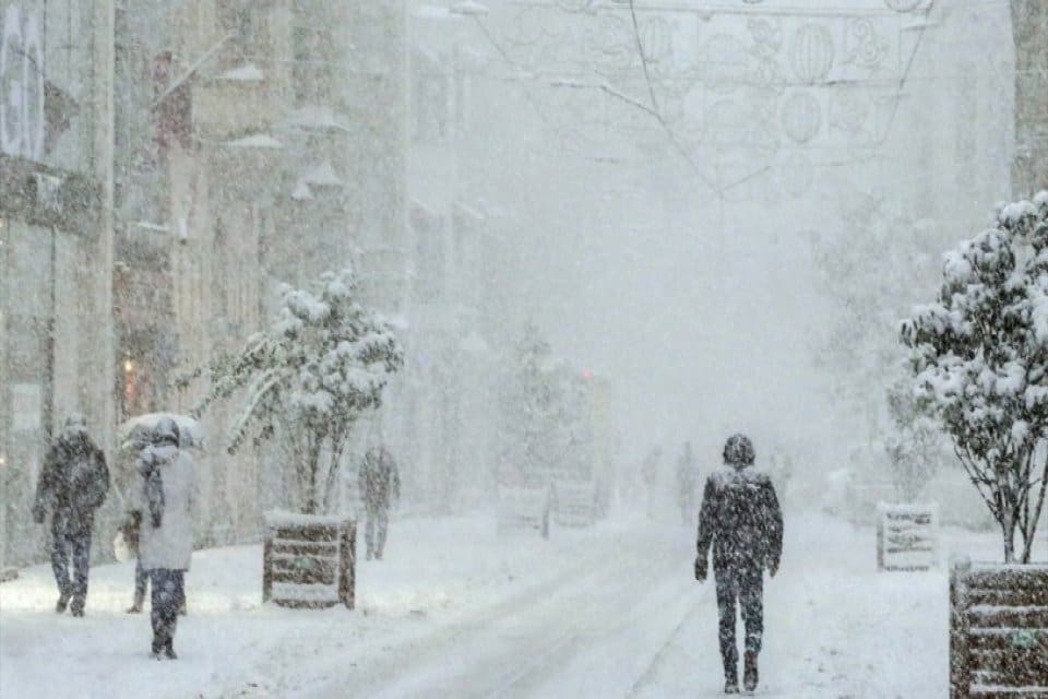 Meteoroloji&nbsp;Genel M&uuml;d&uuml;rl&uuml;ğ&uuml;, 33 il i&ccedil;in sarı, 18 il i&ccedil;in turuncu