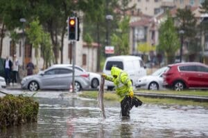Meteoroloji Genel M&uuml;d&uuml;rl&uuml;ğ&uuml; Ankara&rsquo;nın batısı ve &ccedil;evre illeri i&ccedil;in &ldquo;sarı