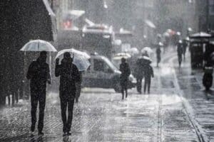 Meteoroloji g&uuml;ncel hava durumu tahmin raporunu yayımladı. Buna g&ouml;re; İstanbul,