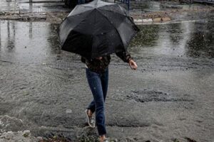 Meteoroloji'nin tahminlerine göre yurdun kuzeydoğu kesimlerinin parçalı, yer yer çok