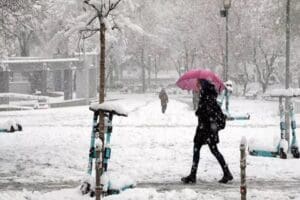 Hafta başından itibaren hava sıcaklığı 10 derece birden d&uuml;şmesi beklenirken,