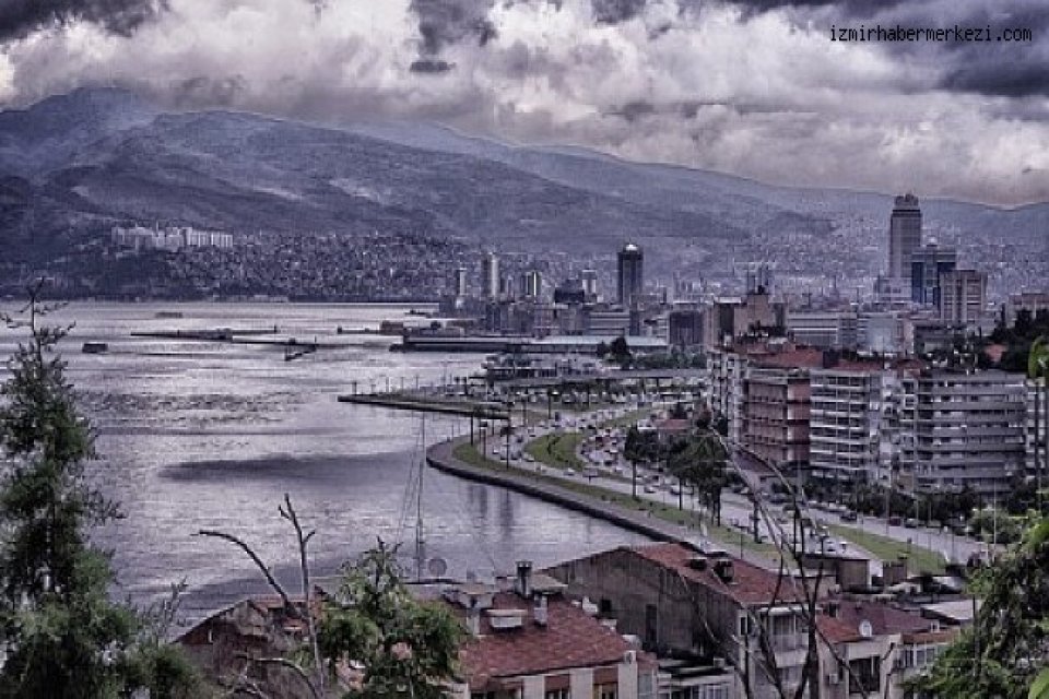 Hava sıcaklıklarının ülke genelinde mevsim normallerinin üzerinde seyretmesi ve salı