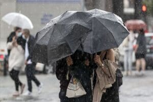 Meteoroloji'nin son hava durumu raporuna g&ouml;re bug&uuml;n İ&ccedil; Ege, Akdeniz&rsquo;in