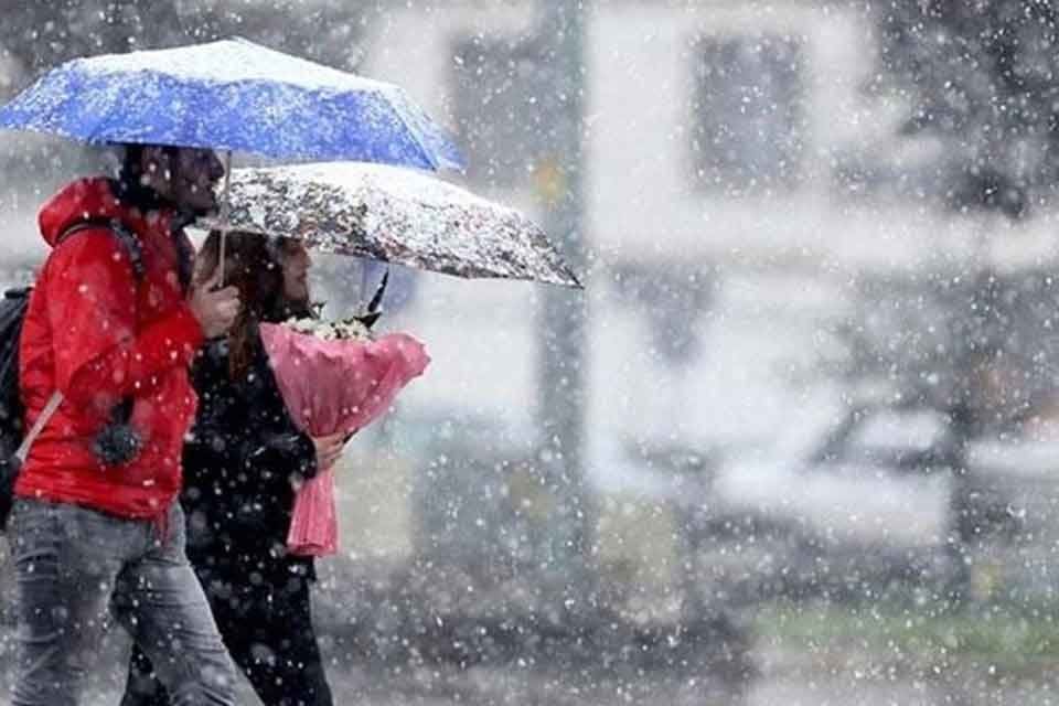 Meteoroloji Genel M&uuml;d&uuml;rl&uuml;ğ&uuml; yetkilileri hafta ortasında yurdun i&ccedil; kesimlerinde kar