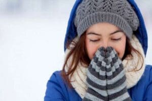 Meteoroloji yetkilileri,&nbsp; hafta başında karlı g&uuml;nlerin geri d&ouml;nmesiyle hava sıcaklıklarında