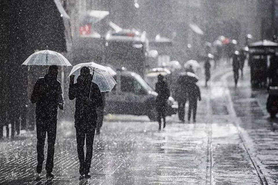 Meteoroloji Genel M&uuml;d&uuml;rl&uuml;ğ&uuml; tarafından yayınlanan hava durumu tahminlerine g&ouml;re bug&uuml;n