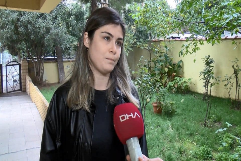 Kadık&ouml;y- Tavşantepe metrosunda bı&ccedil;aklı kişinin tehditler savurduğu&nbsp;Senanur Damgacı&nbsp;a&ccedil;ıklamalarda bulundu. Annesiyle