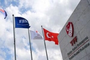 Merkez Hakem Kurulu Başkanı Sabri &Ccedil;elik ve y&ouml;netimi g&ouml;revinden istifa