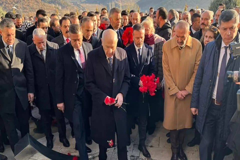 MHP'nin Ankara'nın Kızılcahamam il&ccedil;esindeki kampı başladı. MHP Genel Başkanı Devlet