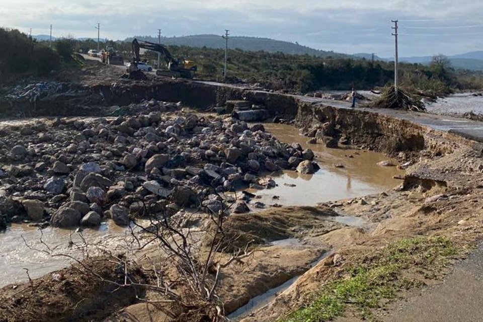 Yaşanan sel felaketinden sonra İzmir’in çözülemeyen ve Büyükşehir Belediyesinin görmezden