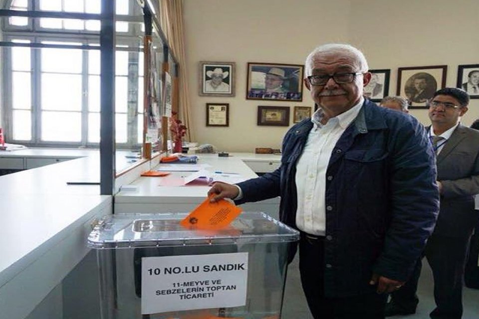 Milliyet&ccedil;i Hareket Partisi (MHP) İzmir eski İl Başkanı &Uuml;mit Akkuş