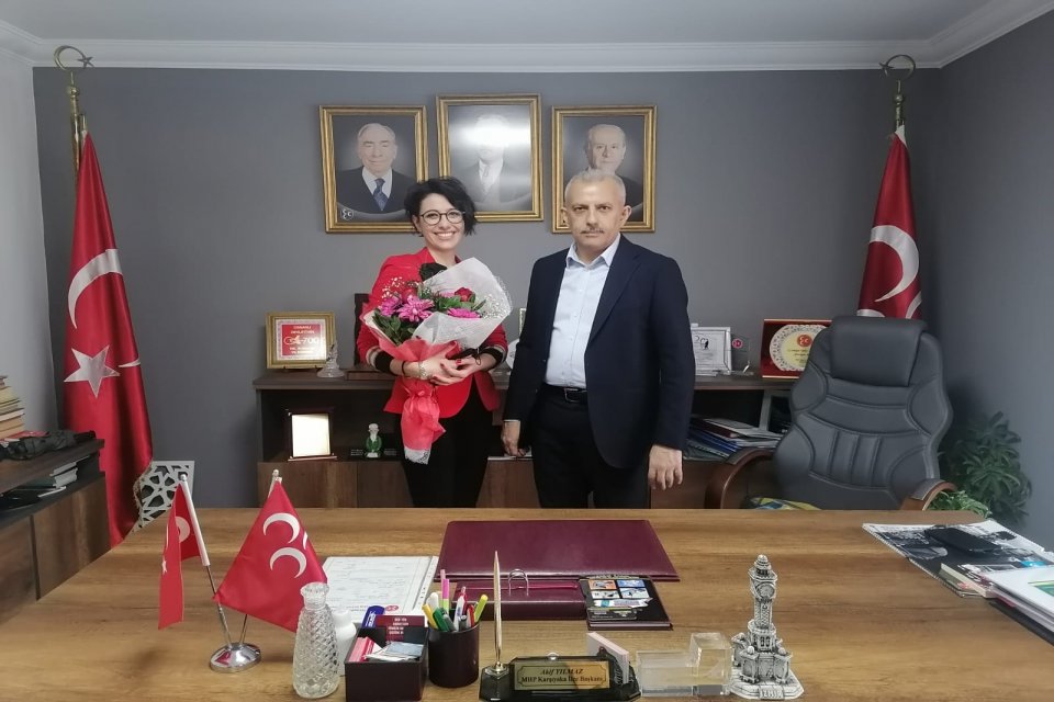 MHP Karşıyaka İlçe Kadın Kolları Başkanlığı'na Yasemen Gezer getirildi. Başarılı
