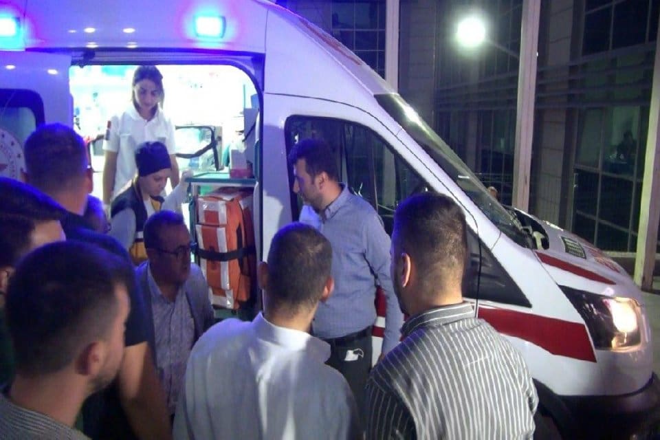 Kırıkkale'nin Sulakyurt İl&ccedil;e Belediye Başkanı MHP'li İsmail Bildik, il&ccedil;e meydanında