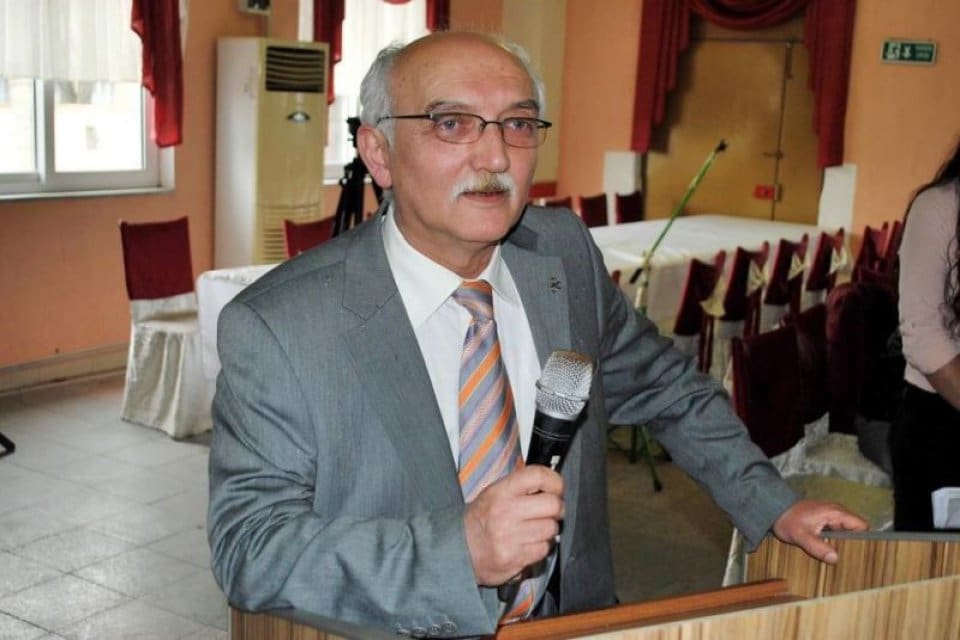 MHP Salihli İl&ccedil;e Başkanı Mehmet Akın (65), ge&ccedil;irdiği kalp krizi