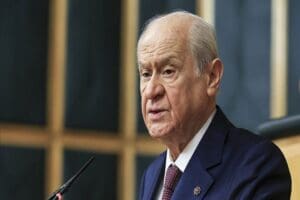 MHP Genel Başkanı Bah&ccedil;eli kazalar ile ilgili a&ccedil;ıklama yaparken, 'Trafik