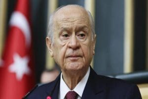 MHP, hazırladığı raporu AK Parti&rsquo;ye verdi: &ldquo;Se&ccedil;im barajı y&uuml;zde 5