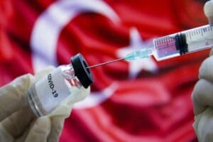 T&uuml;rkiye Koronavir&uuml;sle m&uuml;cadelede kritik bir aşamaya ge&ccedil;ti. Son 24 saatte