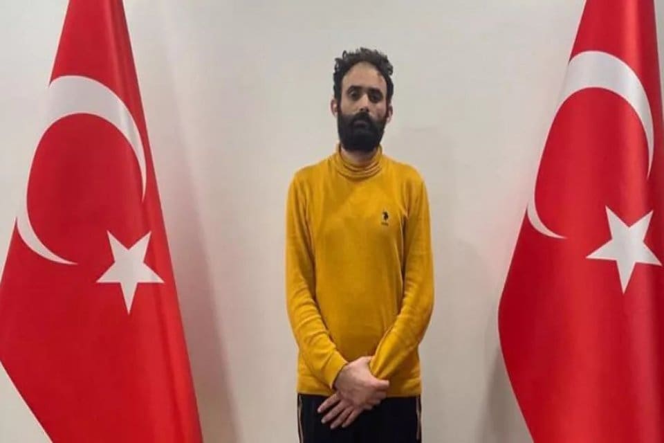 Ter&ouml;r &ouml;rg&uuml;t&uuml; PKK/KCK-PYD/YPG mensubu firari Rasim Akyol, MİT&rsquo;in yurt dışı