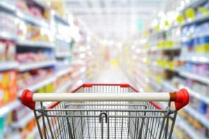Migros ve Carrefoursa, kurdaki d&uuml;ş&uuml;şe işaret ederek indirimlere başladıklarını a&ccedil;ıkladı.