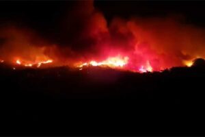 Muğla&rsquo;nın Milas il&ccedil;esindeki yangında, merkeze 28 kilometre uzaklıktaki 150 n&uuml;fuslu