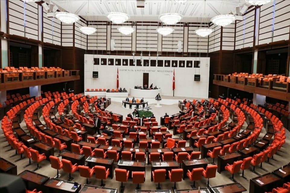 6 muhalefet partisi parlamenter sisteme d&ouml;n&uuml;ş i&ccedil;in ortak metin oluşturma