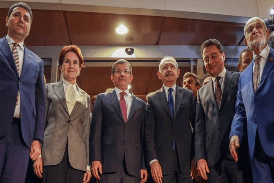 CHP'den yapılan a&ccedil;ıklamaya g&ouml;re; Millet İttifakı, ittifak protokol&uuml;n&uuml; yarın saat