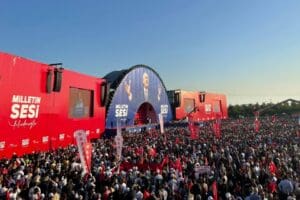 &lsquo;Milletin Sesi&rsquo;&nbsp;mitingine katılan CHP&rsquo;liler gencinden yaşlısına en &ccedil;ok ekonominin gidişatından