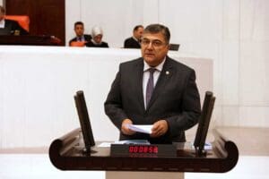 CHP İzmir Milletvekili Kamil Okyay Sındır, tarım makinaları end&uuml;strisinde hammadde