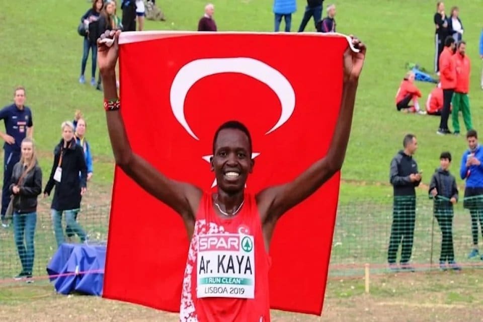 Milli atlet Aras Kaya'nın, Romanya'da katıldığı &ouml;zel bir yarıştan sonraki