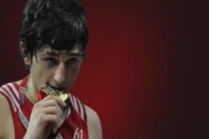 Bursa'da, eski Avrupa boks şampiyonu milli boks&ouml;r Resul K&uuml;&ccedil;&uuml;k (27),