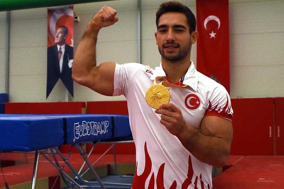 T&uuml;rkiye ve İzmir'in cimnastikteki gururlarından milli sporcu İbrahim &Ccedil;olak, 23