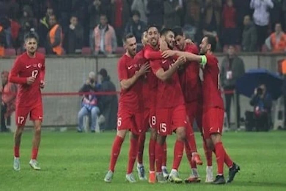 Diyarbakır'da oynanan hazırlık ma&ccedil;ında T&uuml;rkiye, İsko&ccedil;ya'yı 2-1 yendi. Milli Takımı