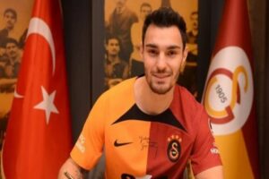 Galatasaray Kul&uuml;b&uuml;, milli futbolcu Kaan Ayhan'ın satın alma opsiyonuyla kiralandığını