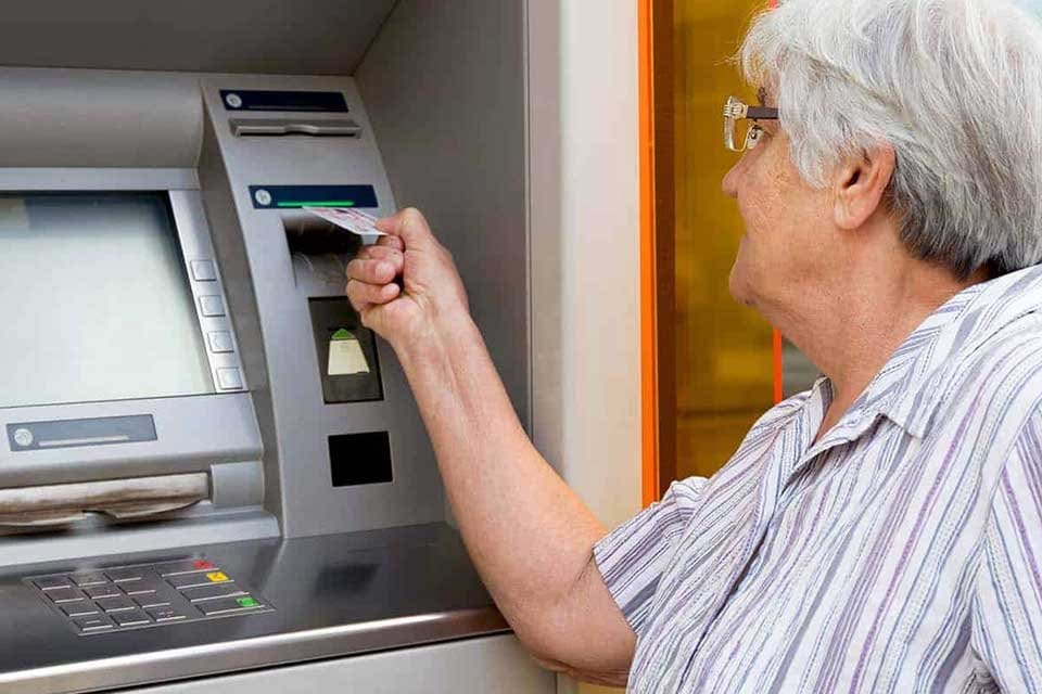 SSK emeklileri hafta başından itibaren y&uuml;zde 25.5 zamlı aylıklarını almaya