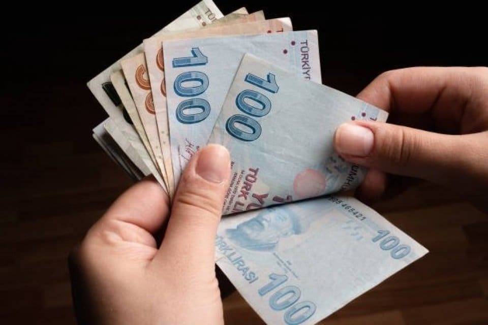 Merkez Bankası'nın Resmi Gazete'de yayımlanan tebliğine g&ouml;re, bankalar s&uuml;resinde ibraz