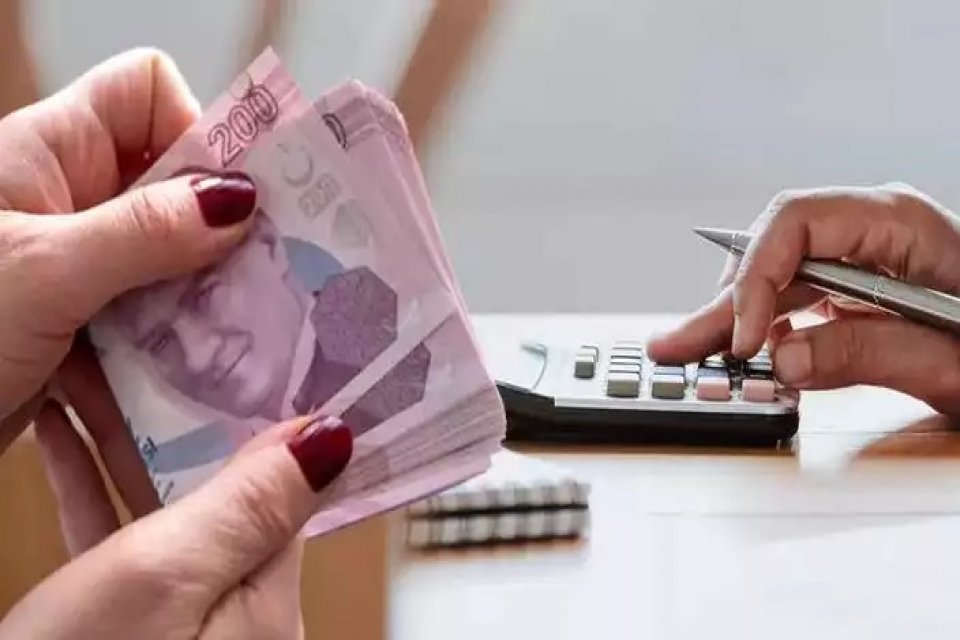 Milyonlarca kişi, aralık ayında yapılacak asgari &uuml;cret zammına kilitlenmişken peş