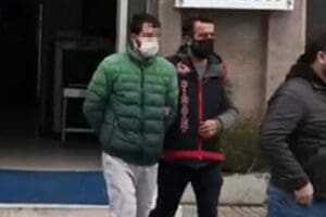 İZMİR'in Buca il&ccedil;esinde, minib&uuml;s şof&ouml;r&uuml; Mehmet Elibol'u (63) aracında bı&ccedil;aklayarak