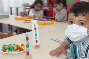 Konak Belediyesi&rsquo;nin dezavantajlı b&ouml;lgelerde bir bir hayata ge&ccedil;irdiği Minikler Konağı&rsquo;nda,