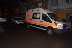 İzmir'in Buca ilçesinde akrabalarına misafirliğe giden Ferhat K.(35)  iki kişinin 