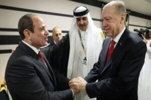Mısır Cumhurbaşkanlığı'ndan yapılan a&ccedil;ıklamada "Erdoğan ve Sisi'nin Katar'daki el sıkışması