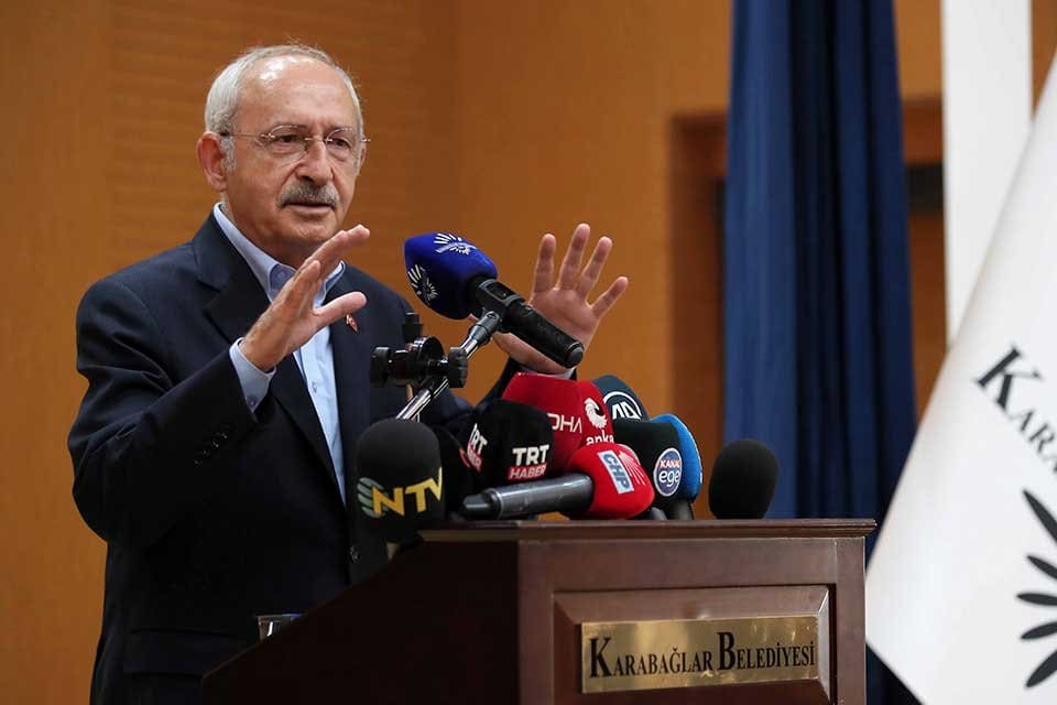 Ge&ccedil;tiğimiz hafta İzmir&rsquo;e gelerek Karabağlar&rsquo;da bir dizi a&ccedil;ılış ve temel