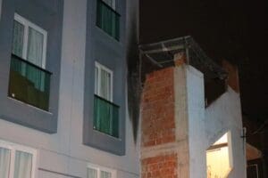 İzmir'de eski kız arkadaşının evine molotofkokteyli atan kişi serbest bırakıldı.